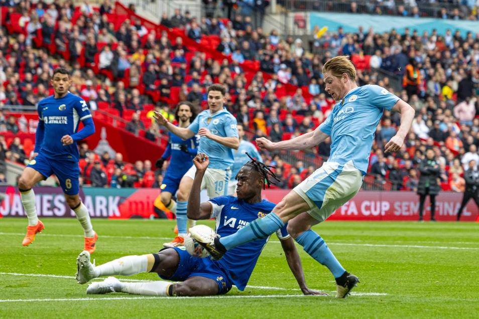 回顾：感谢抽象的雅克松！足总杯疲惫曼城艰难淘汰蓝军，瓜帅目标双冠王